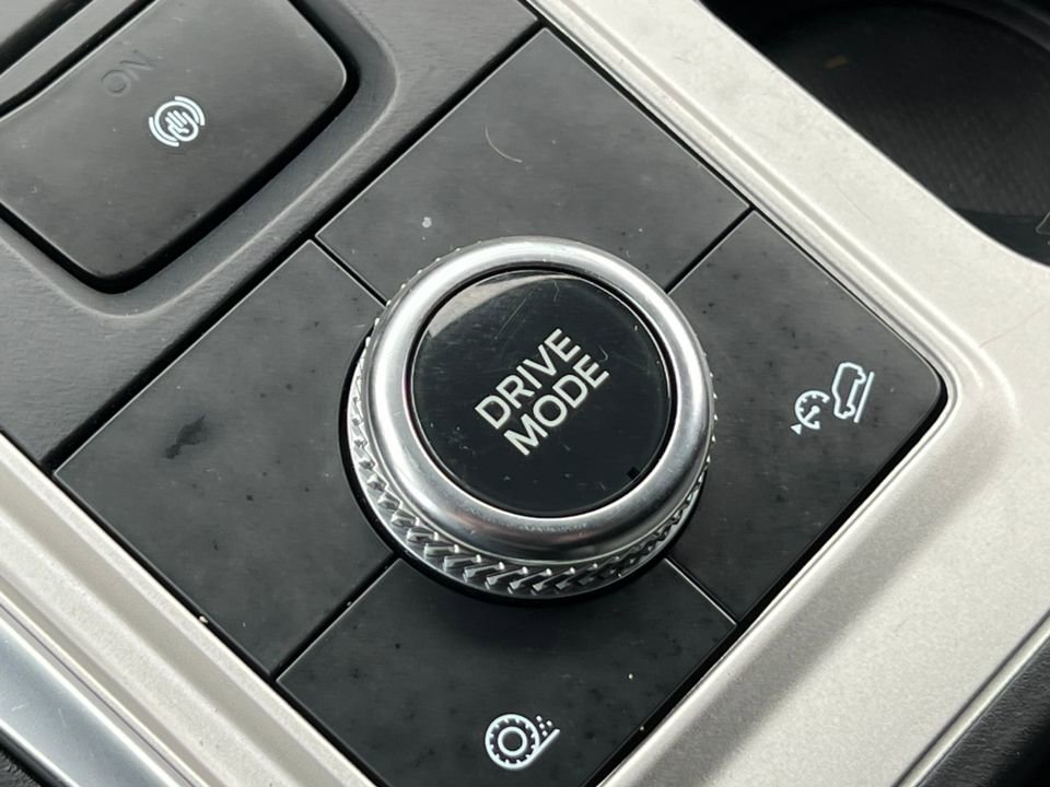 Certified 2023 Ford Explorer XLT w/ Equipment Group 202A image 30