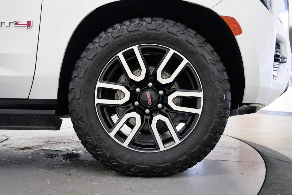 Used 2024 GMC Yukon XL AT4 w/ AT4 Premium Plus Package AWD/4WD image 35