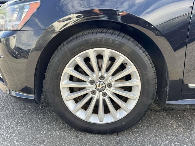 Used 2017 Volkswagen Passat 1.8T SE FWD image 10