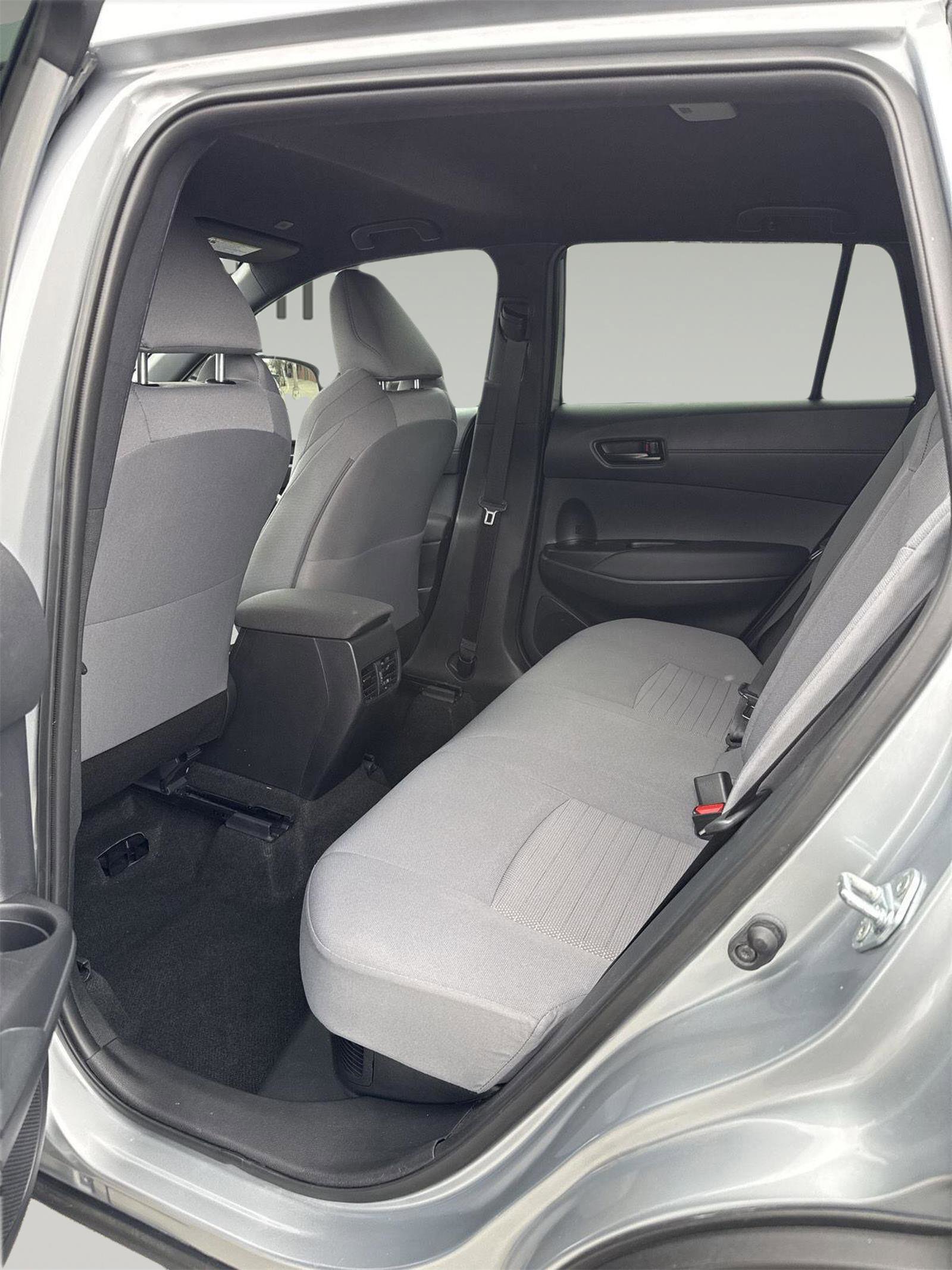 Used 2025 Toyota Corolla Cross AWD Hybrid image 18