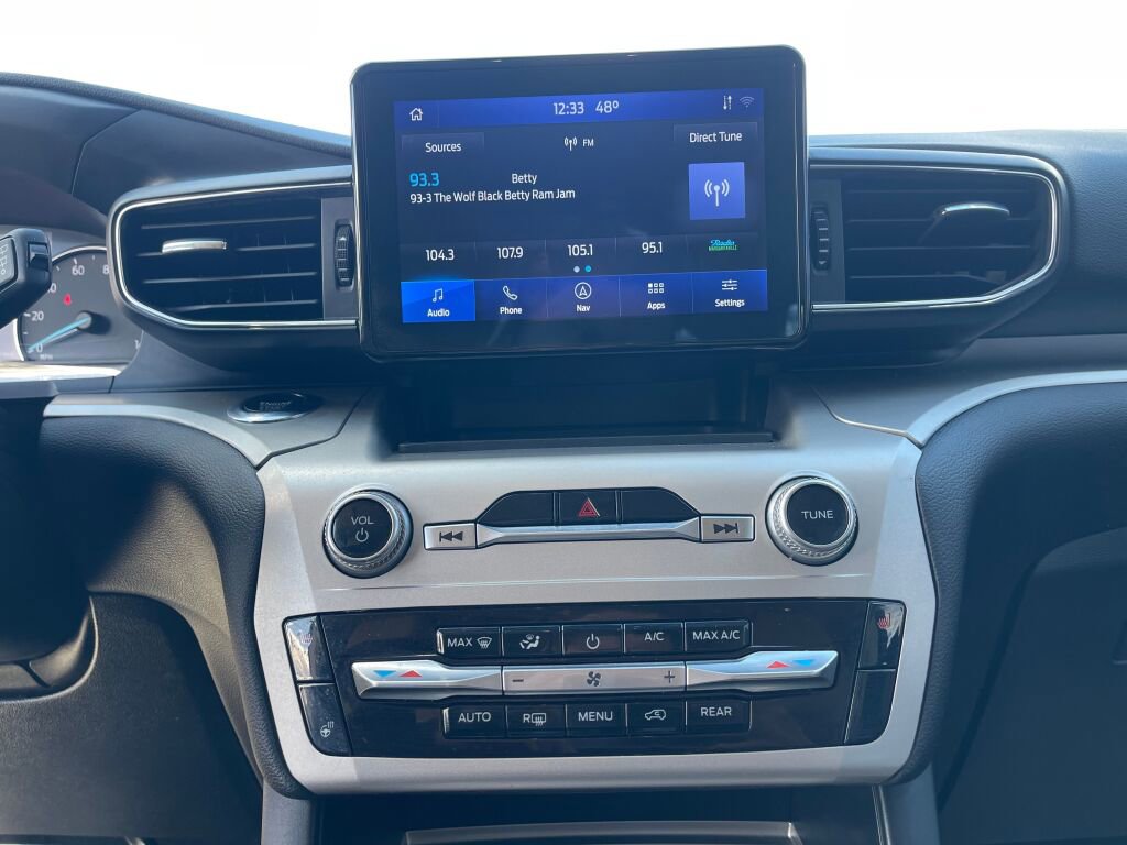 Used 2022 Ford Explorer XLT w/ Equipment Group 202A image 12