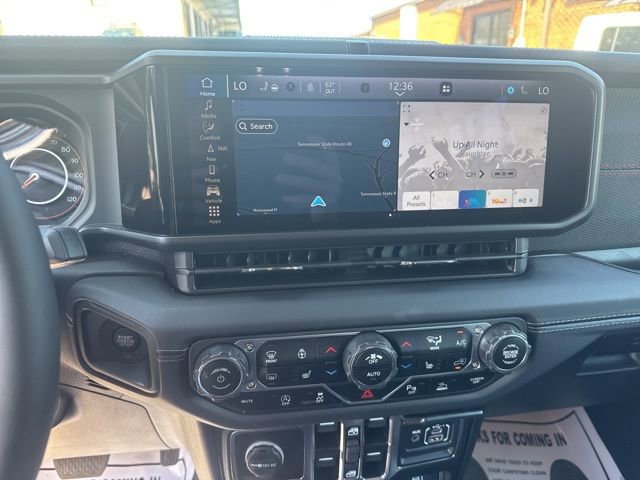 Used 2024 Jeep Wrangler Unlimited Rubicon image 14