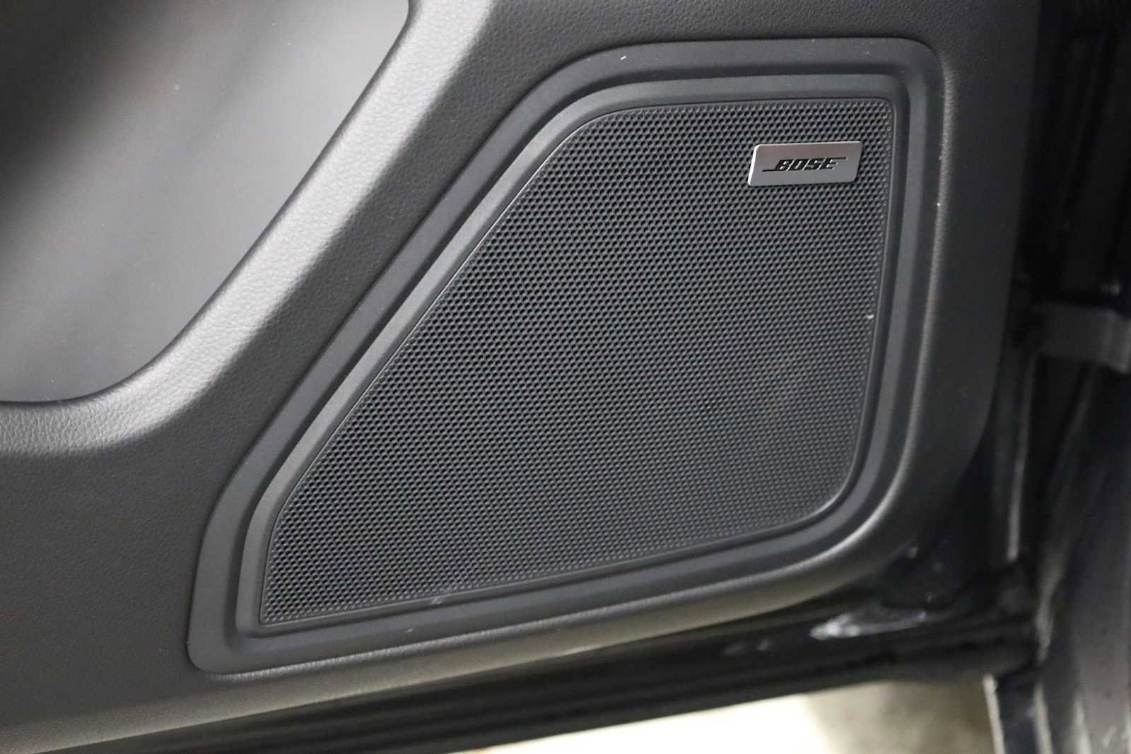 New 2026 Porsche Macan image 17