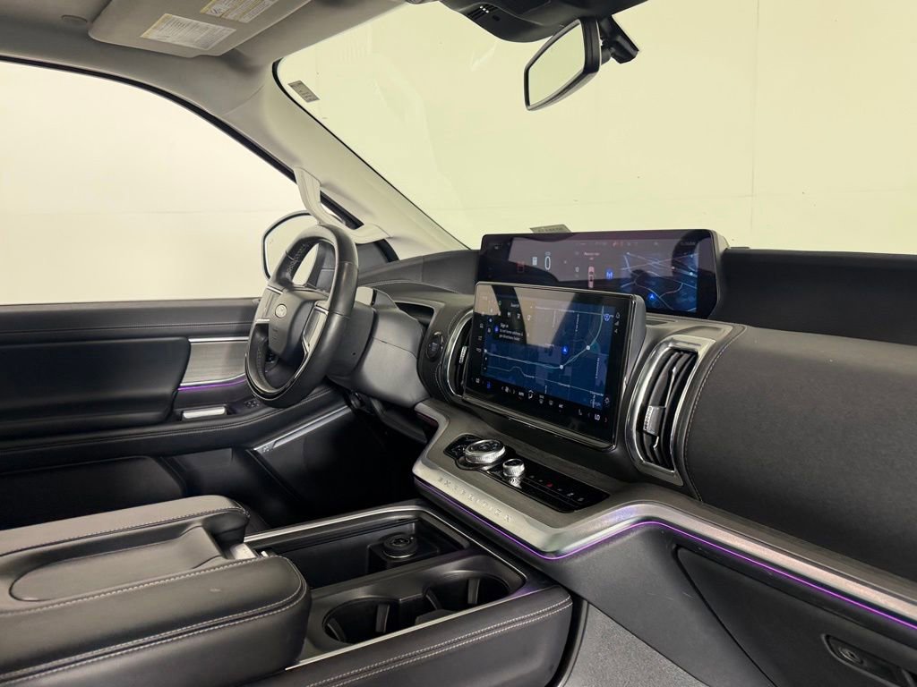 Used 2025 Ford Expedition Platinum AWD/4WD image 35