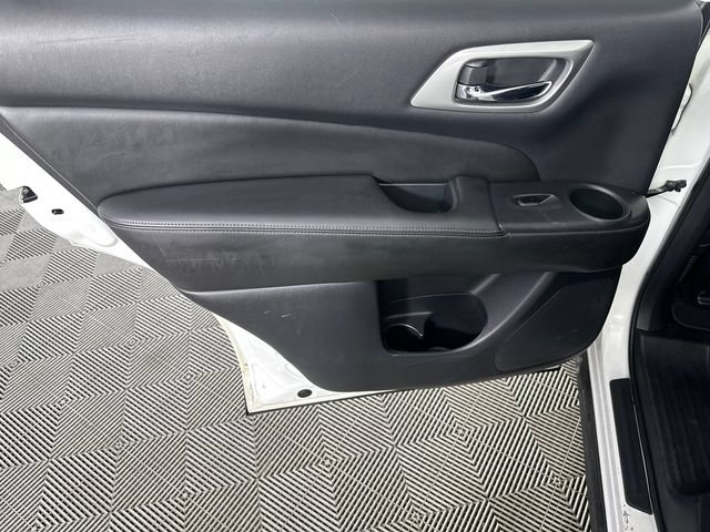 Used 2018 Nissan Pathfinder SV w/ SV Tech Package AWD/4WD image 14