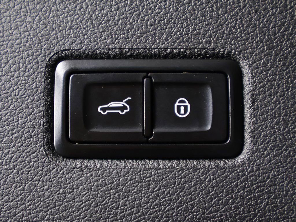 Used 2019 Bentley Bentayga image 18