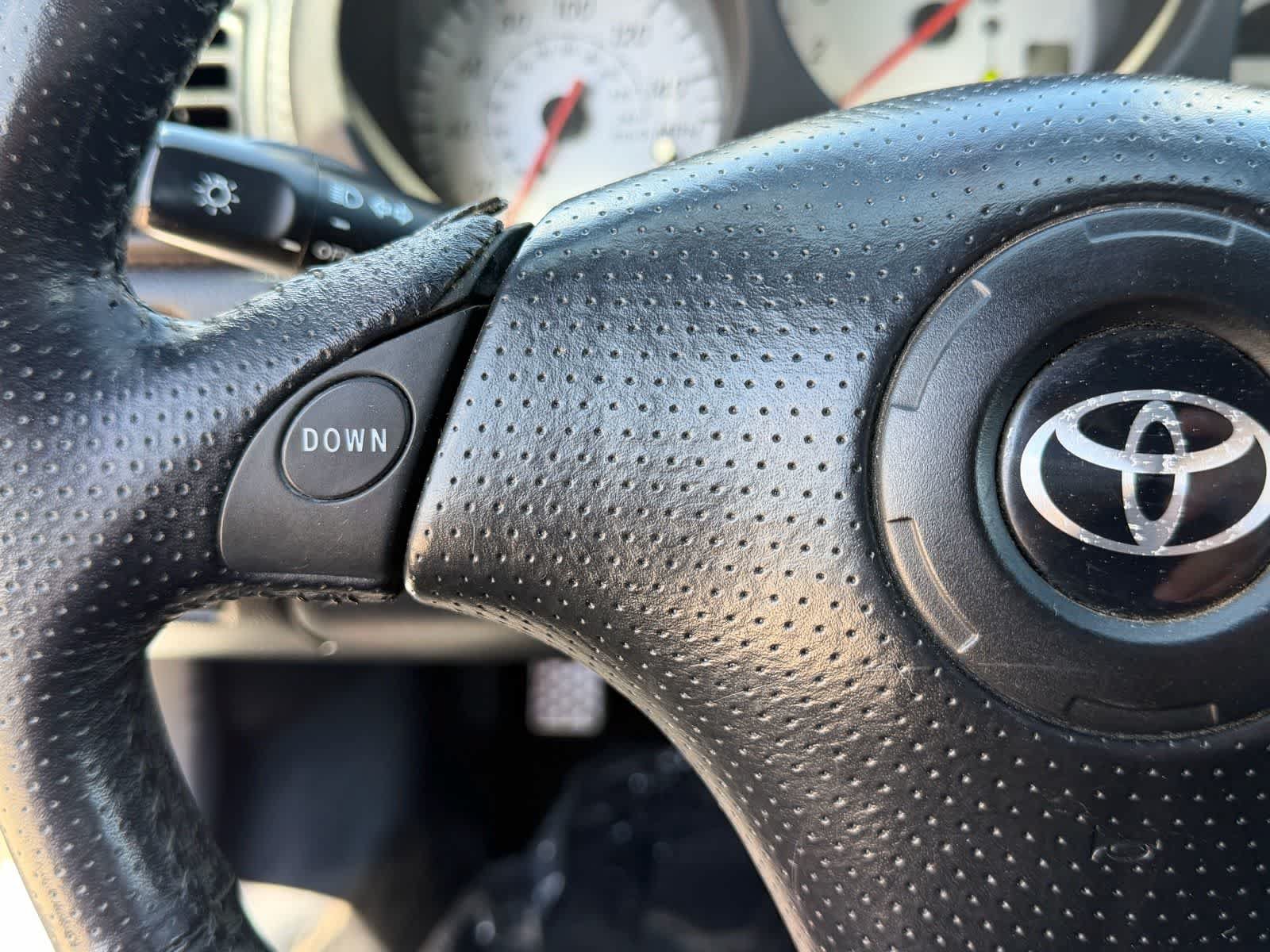 Used 2004 Toyota MR2 RWD image 35