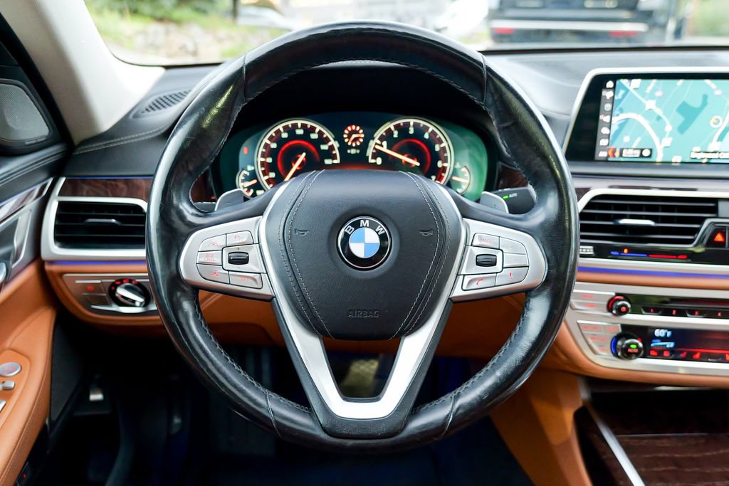 Used 2018 BMW 740i xDrive AWD/4WD image 43