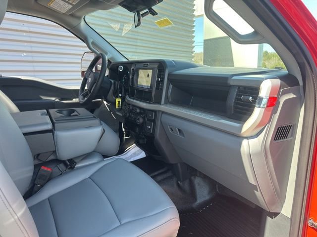 New 2025 Ford F250 XL w/ XL Chrome Package image 33