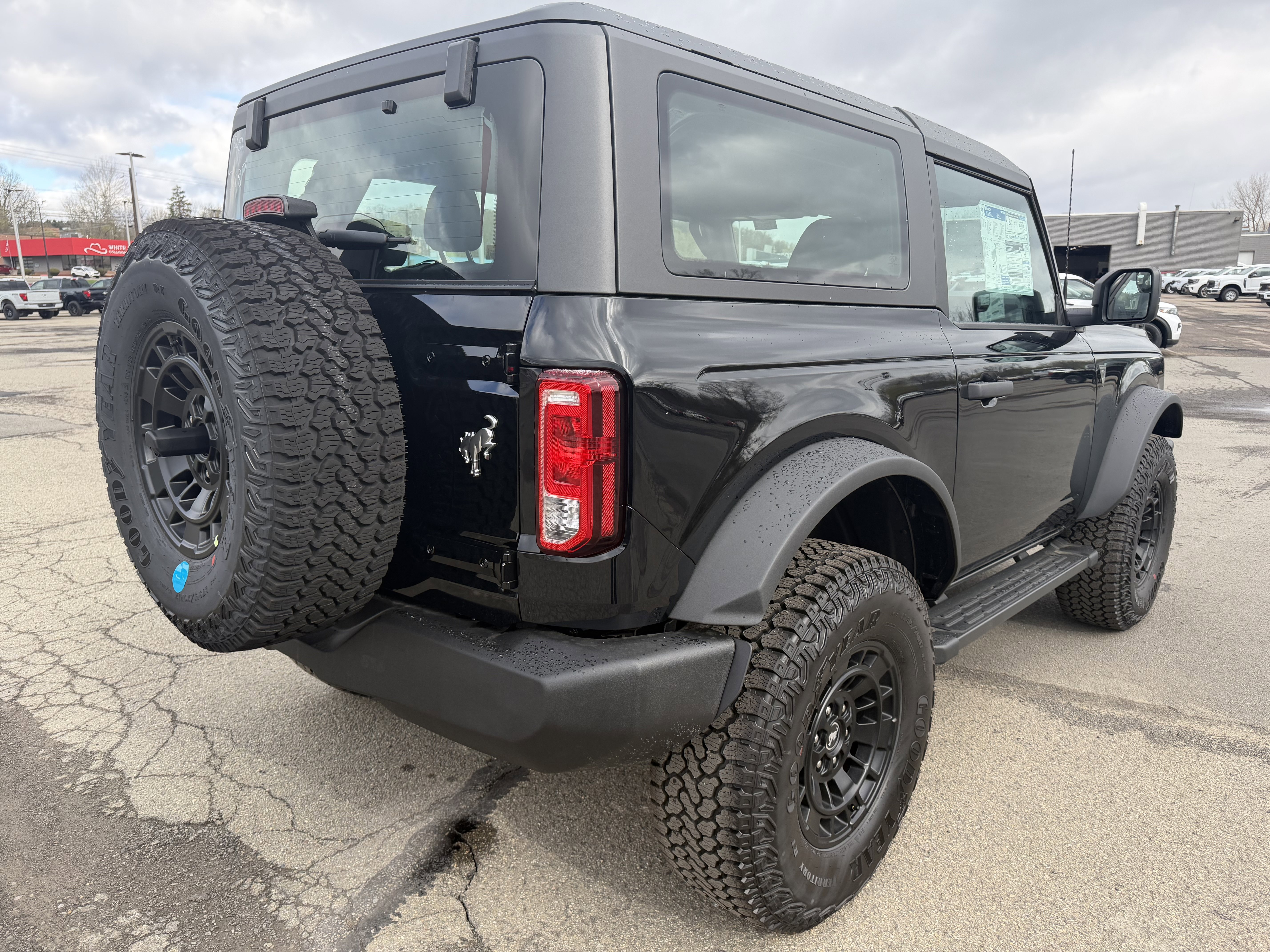 New 2026 Ford Bronco 2-Door AWD/4WD image 2