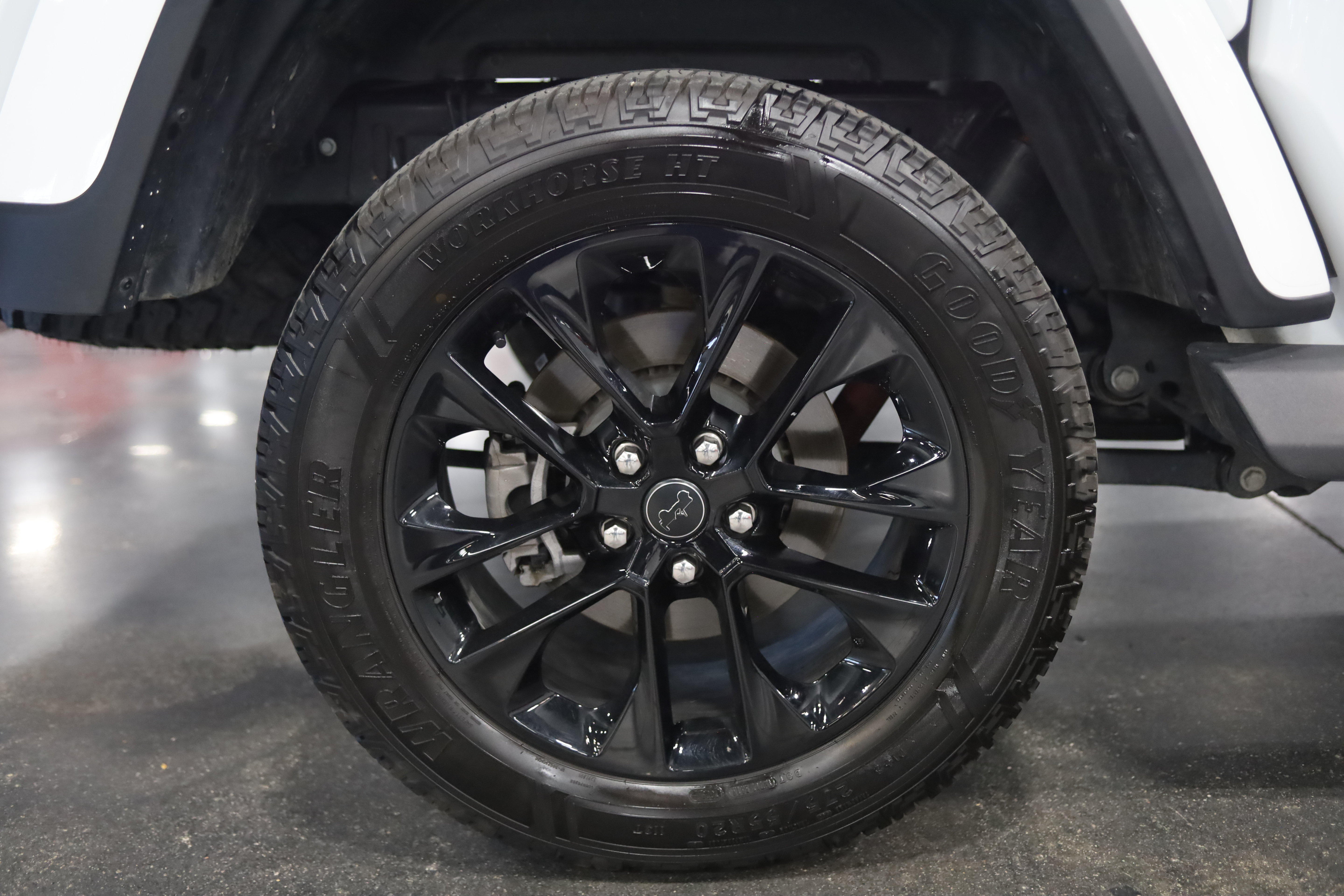 Used 2025 Jeep Gladiator Sport AWD/4WD image 11