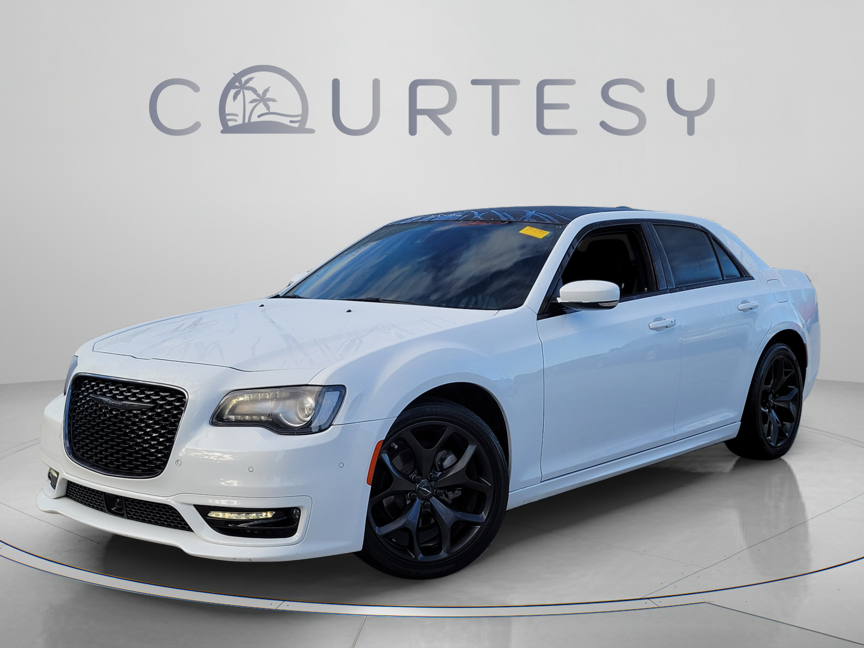 Used 2023 Chrysler 300 Touring L w/ Popular Equipment Group RWD image 1