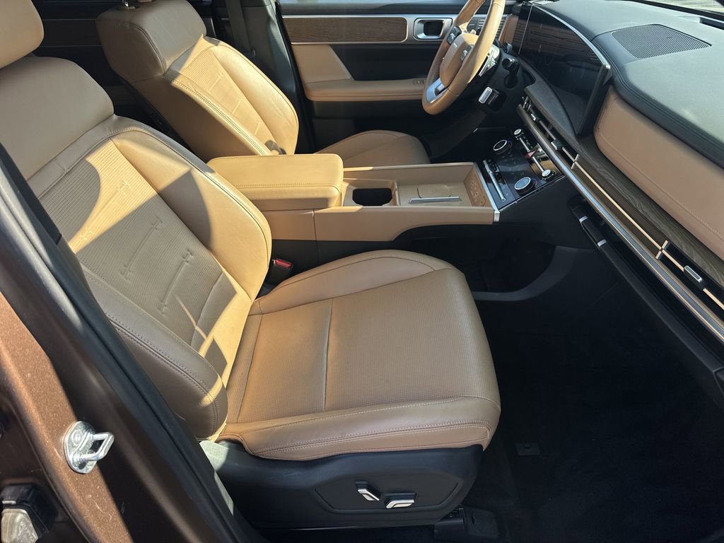 Used 2025 Hyundai Santa Fe Limited image 13