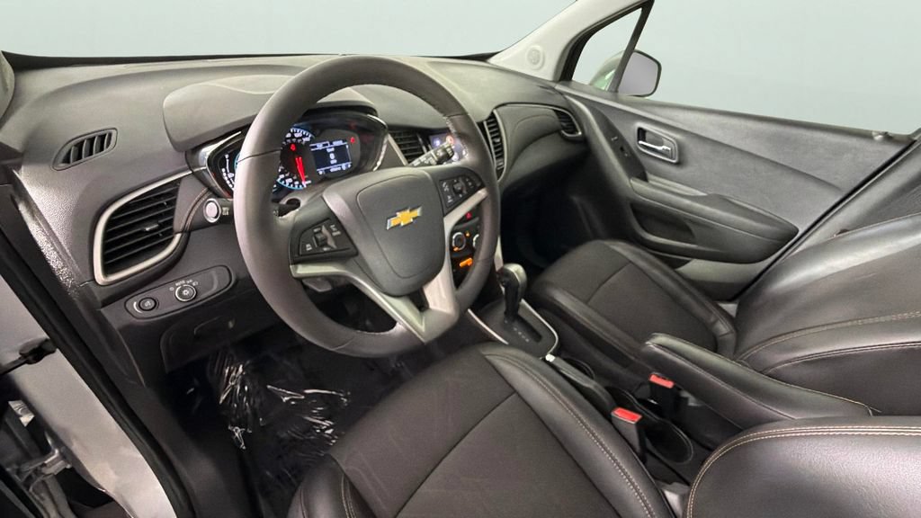 Used 2020 Chevrolet Trax LT w/ Driver Confidence Package FWD image 18
