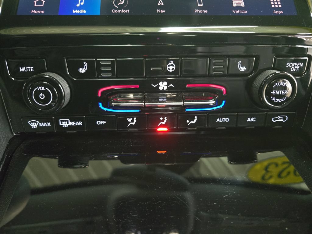 Certified 2023 Jeep Grand Cherokee Limited AWD/4WD image 21