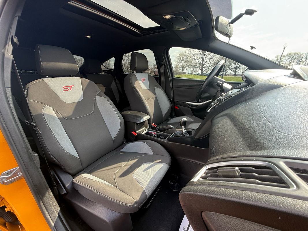 Used 2016 Ford Focus ST image 9