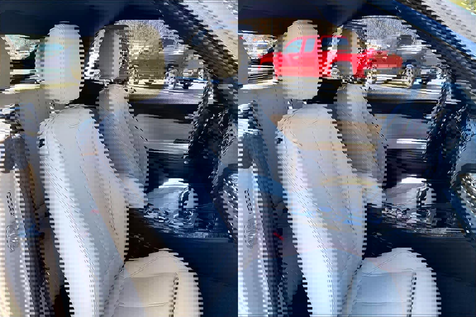 Used 2017 BMW 230i xDrive Convertible image 8