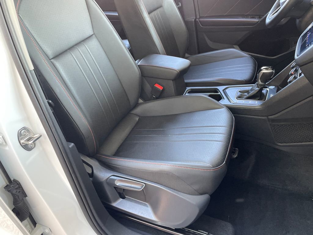 Used 2024 Volkswagen Tiguan Wolfsburg Edition image 31