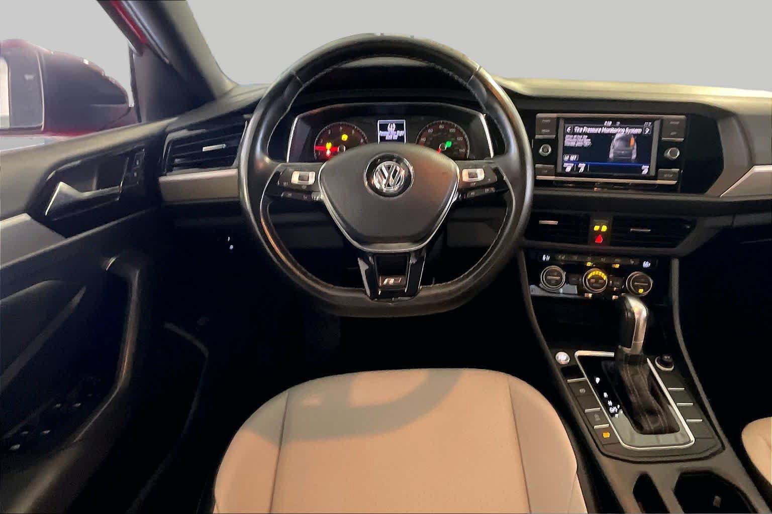 Used 2019 Volkswagen Jetta R-Line FWD image 5