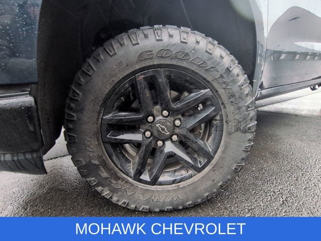 Used 2019 Chevrolet Silverado 1500 Custom Trail Boss w/ Custom Convenience Package image 8