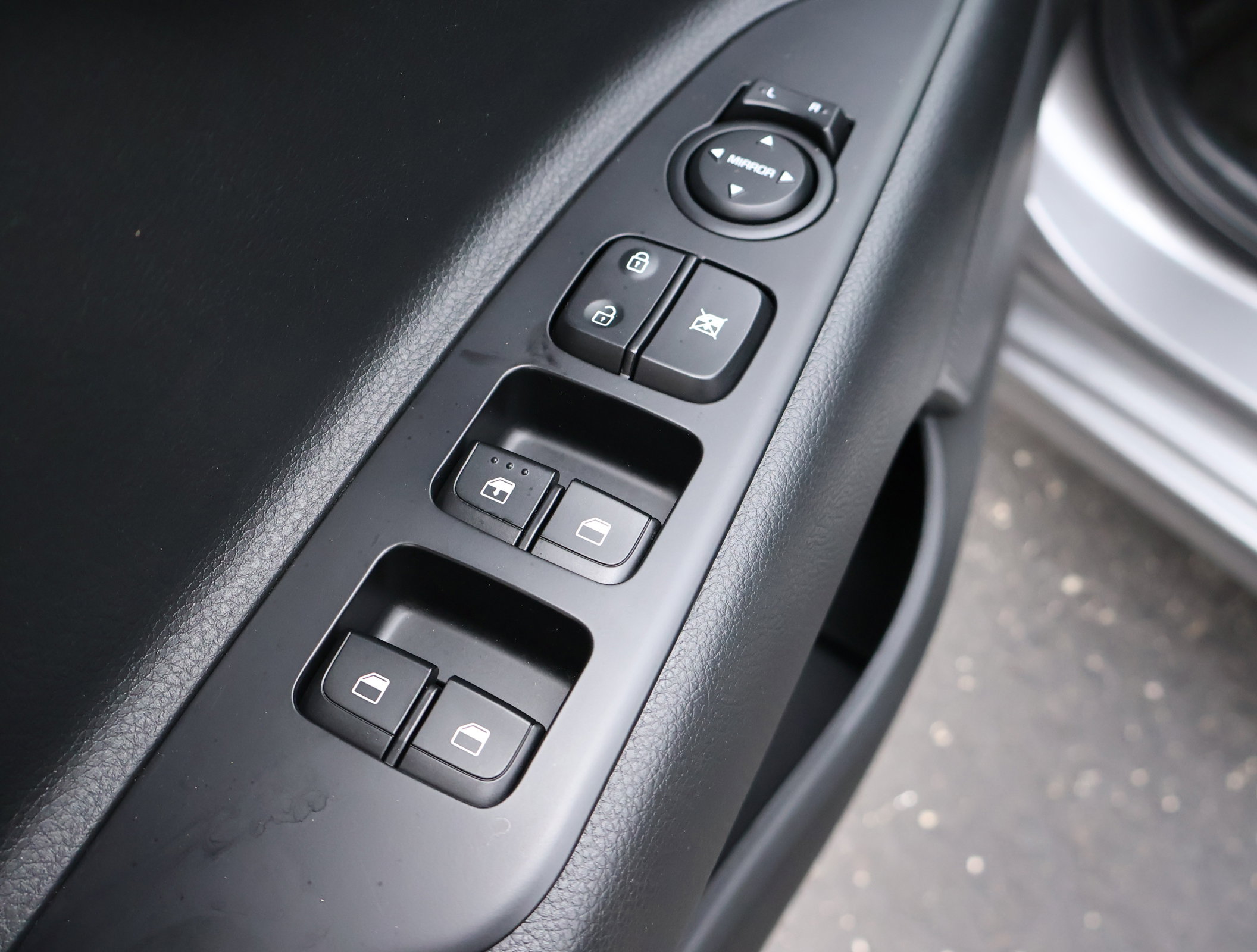 Used 2023 Kia Rio S FWD image 7