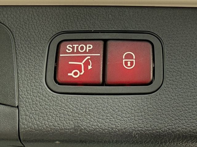 Used 2020 Mercedes-Benz GLC 300 image 29