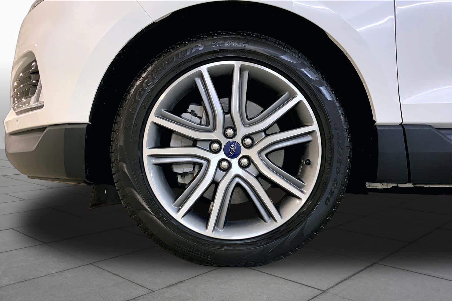 Used 2022 Ford Edge Titanium AWD/4WD image 10