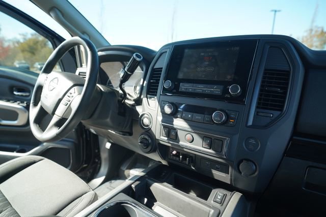 Used 2024 Nissan Titan SV w/ SV Convenience Package image 30