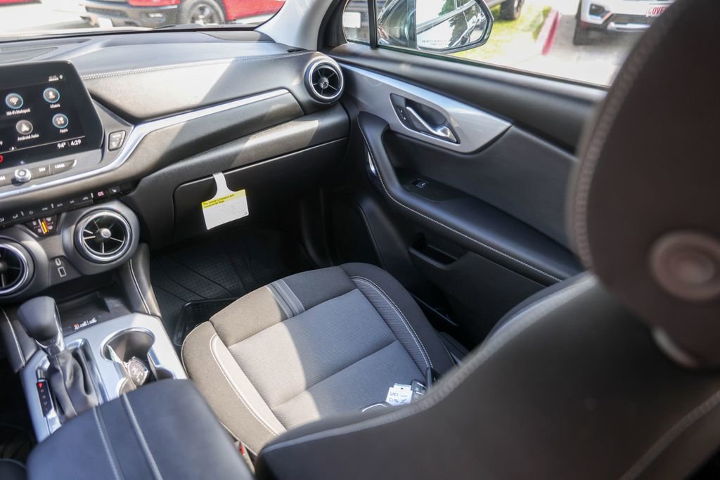 Used 2024 Chevrolet Blazer LT w/ Convenience Package FWD image 26