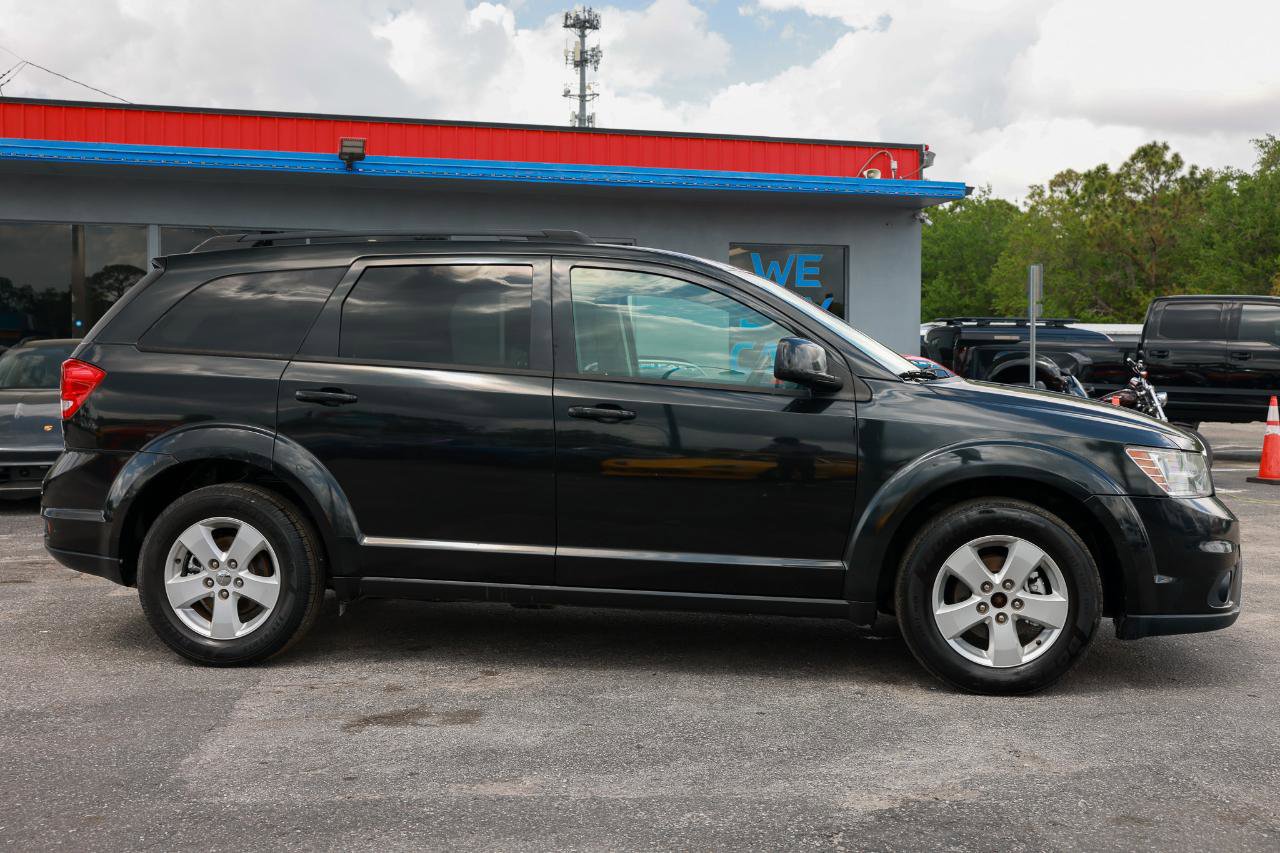 Used 2012 Dodge Journey SXT w/ Flexible Seating Group image 13