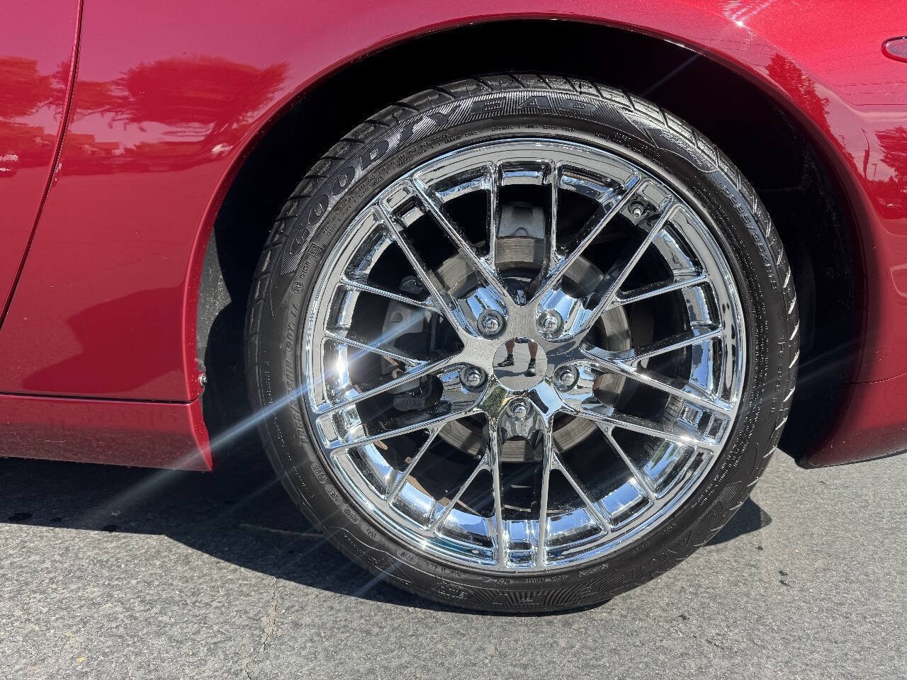 Used 2005 Chevrolet Corvette Convertible w/ Preferred Equipment Group RWD image 18