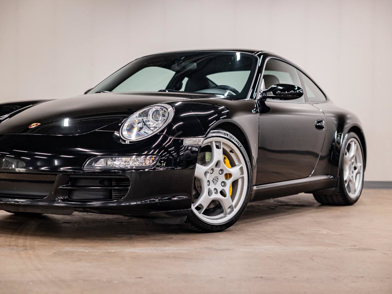 Used 2005 Porsche 911 Carrera S RWD image 2