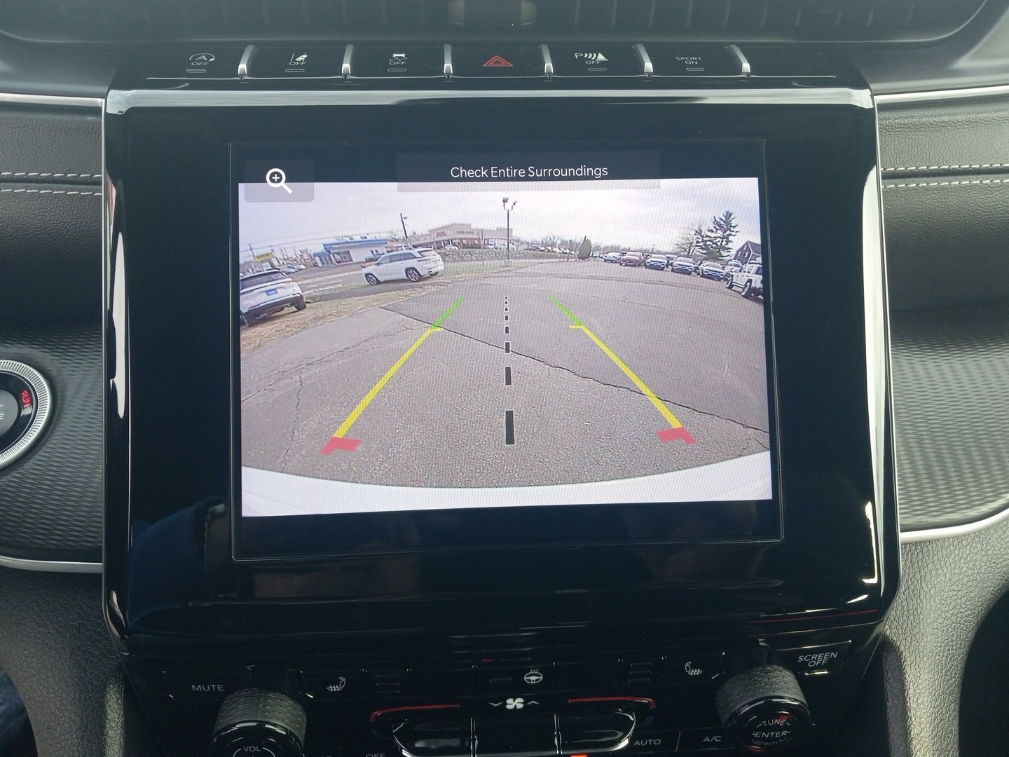 Used 2025 Jeep Grand Cherokee Altitude image 15