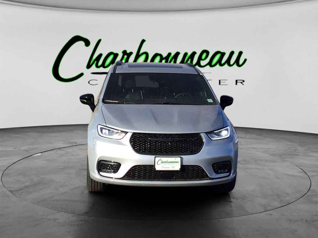 New 2026 Chrysler Pacifica Limited w/ S Appearance Package image 8