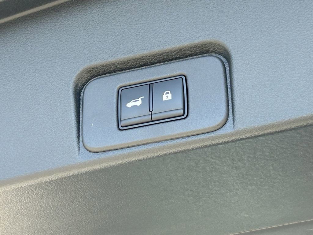 Used 2025 Nissan Rogue SL w/ SL Premium Package image 13
