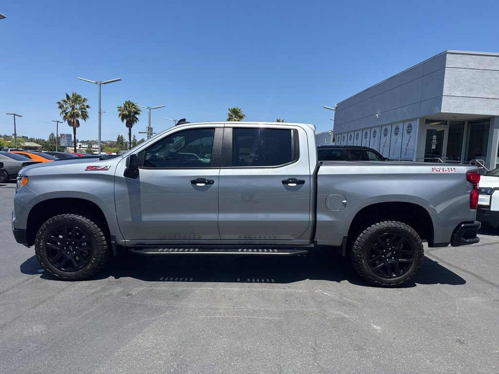 Used 2025 Chevrolet Silverado 1500 LT Trail Boss w/ Convenience Package II AWD/4WD image 4