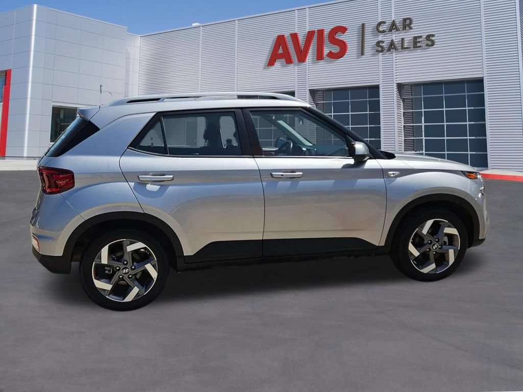 Used 2025 Hyundai Venue SEL FWD image 7
