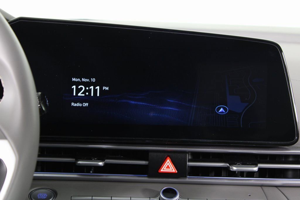 Certified 2025 Hyundai Elantra SEL image 7