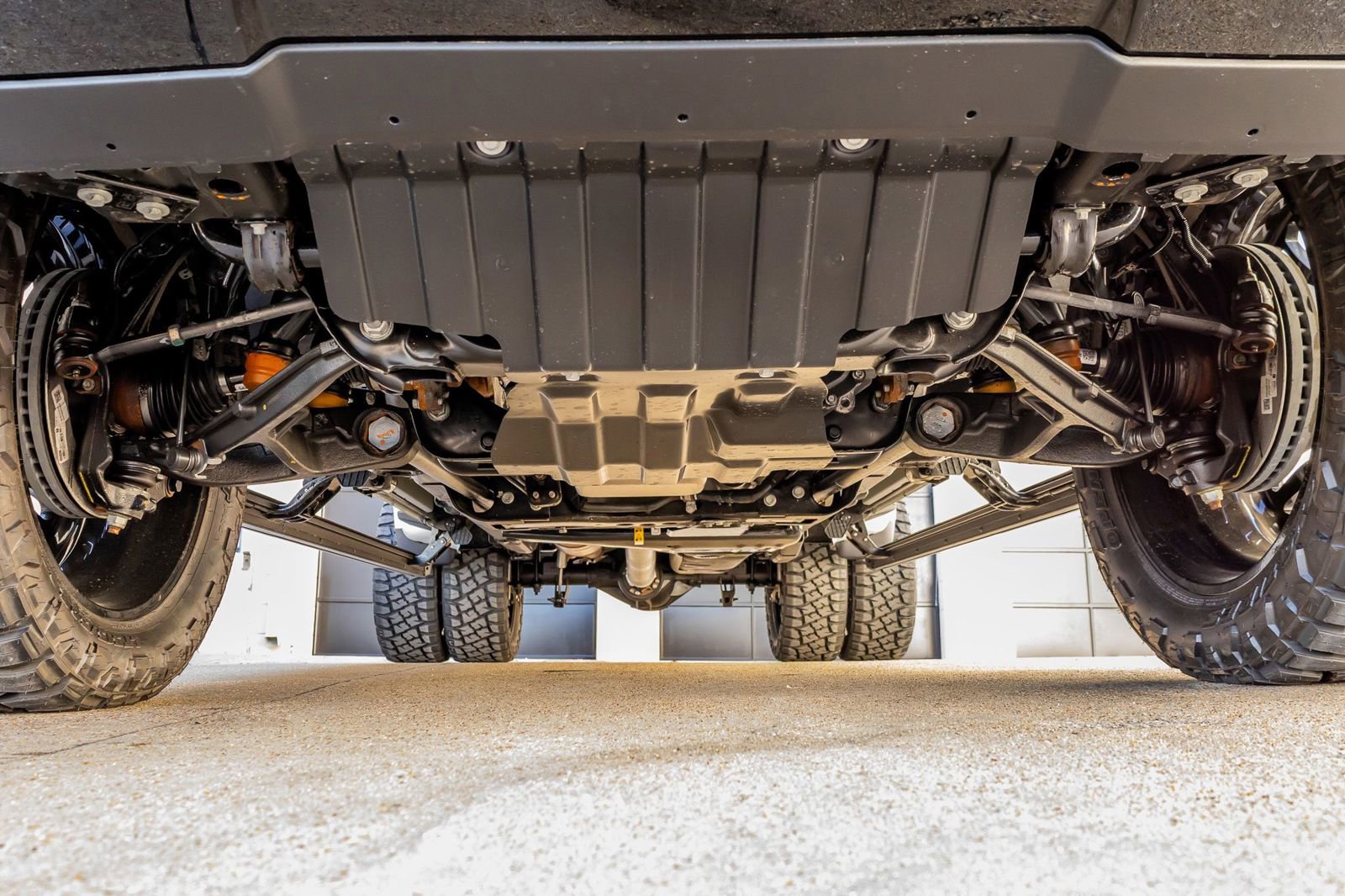 Used 2026 GMC Sierra 3500 Denali Ultimate w/ LPO, Black Badging Package image 15