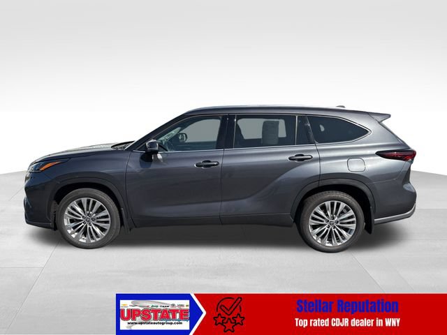 Used 2025 Toyota Highlander Platinum AWD/4WD image 3