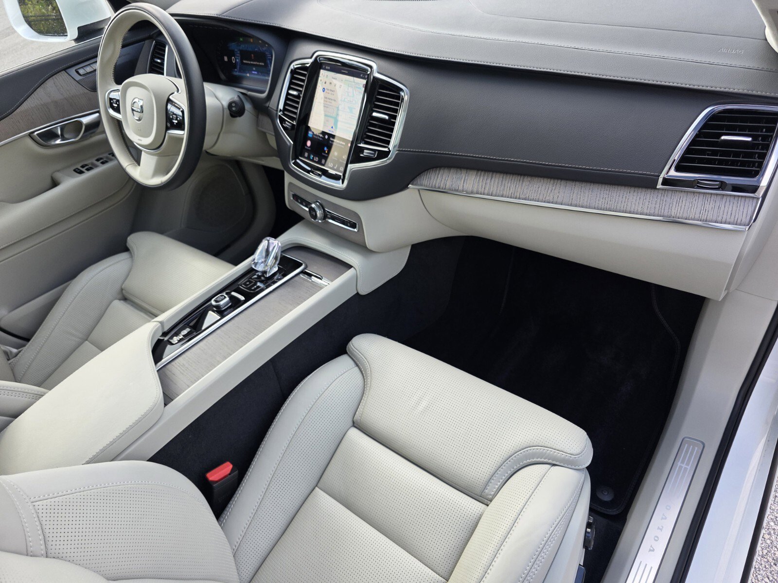 Used 2024 Volvo XC90 B6 Ultimate w/ Lounge Package image 26