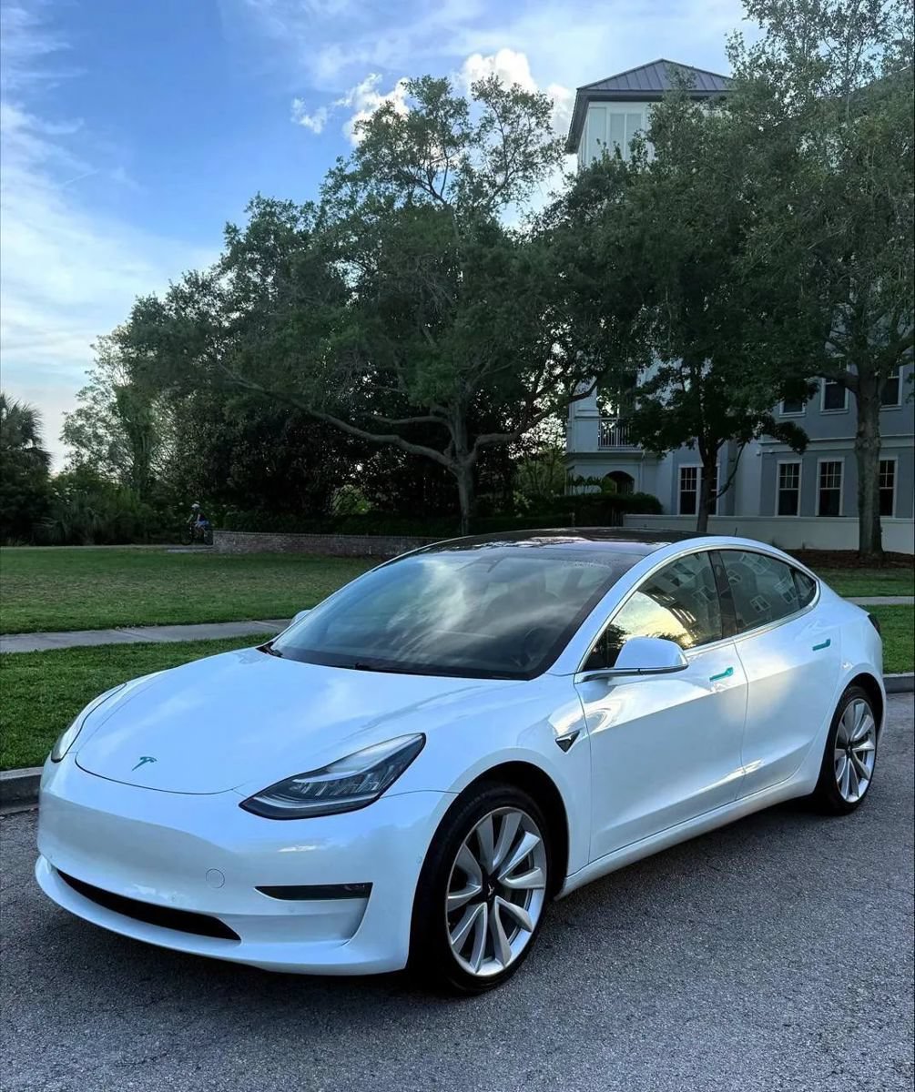Used 2018 Tesla Model 3 Mid Range RWD image 1