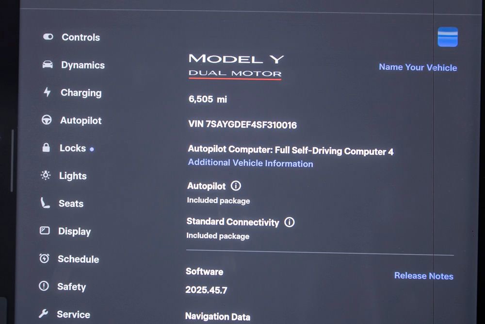 Used 2025 Tesla Model Y Performance image 43