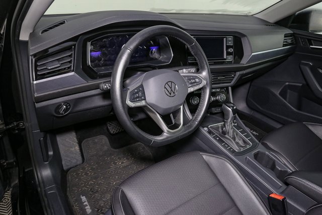 Used 2023 Volkswagen Jetta SE image 19