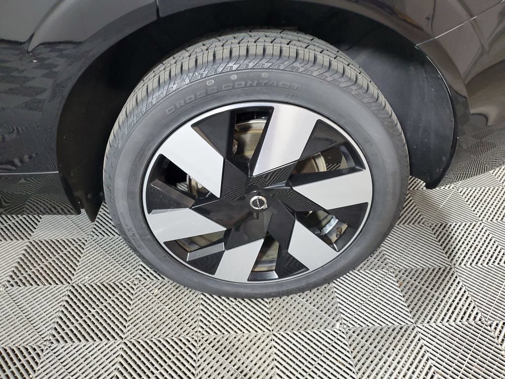 Certified 2025 Volvo XC60 T8 Plus w/ Protection Package Premier AWD/4WD image 13
