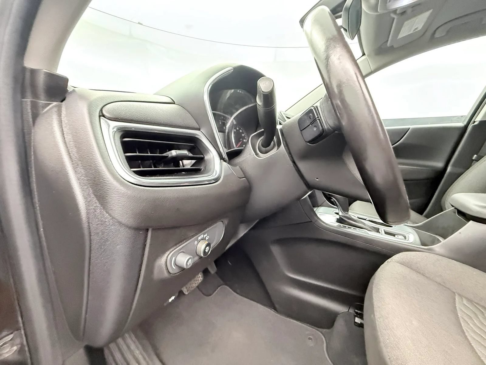 Used 2019 Chevrolet Equinox LT FWD image 26