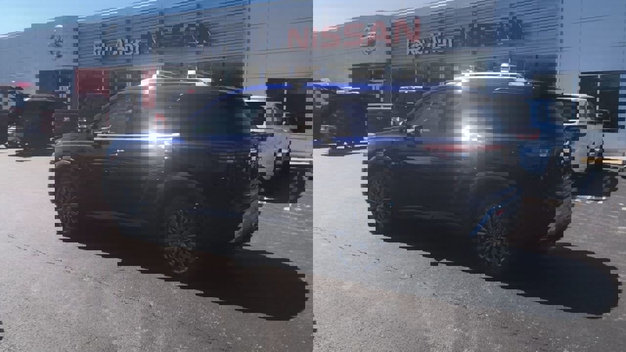 Used 2024 Nissan Pathfinder SL w/ SL Premium Package image 5