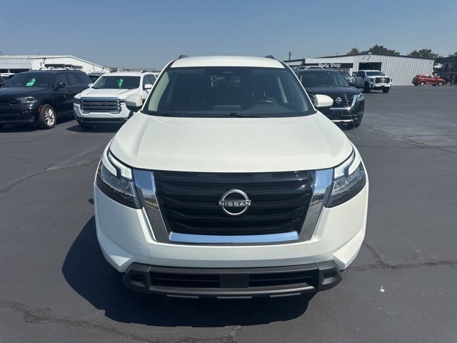 Used 2022 Nissan Pathfinder SV image 9