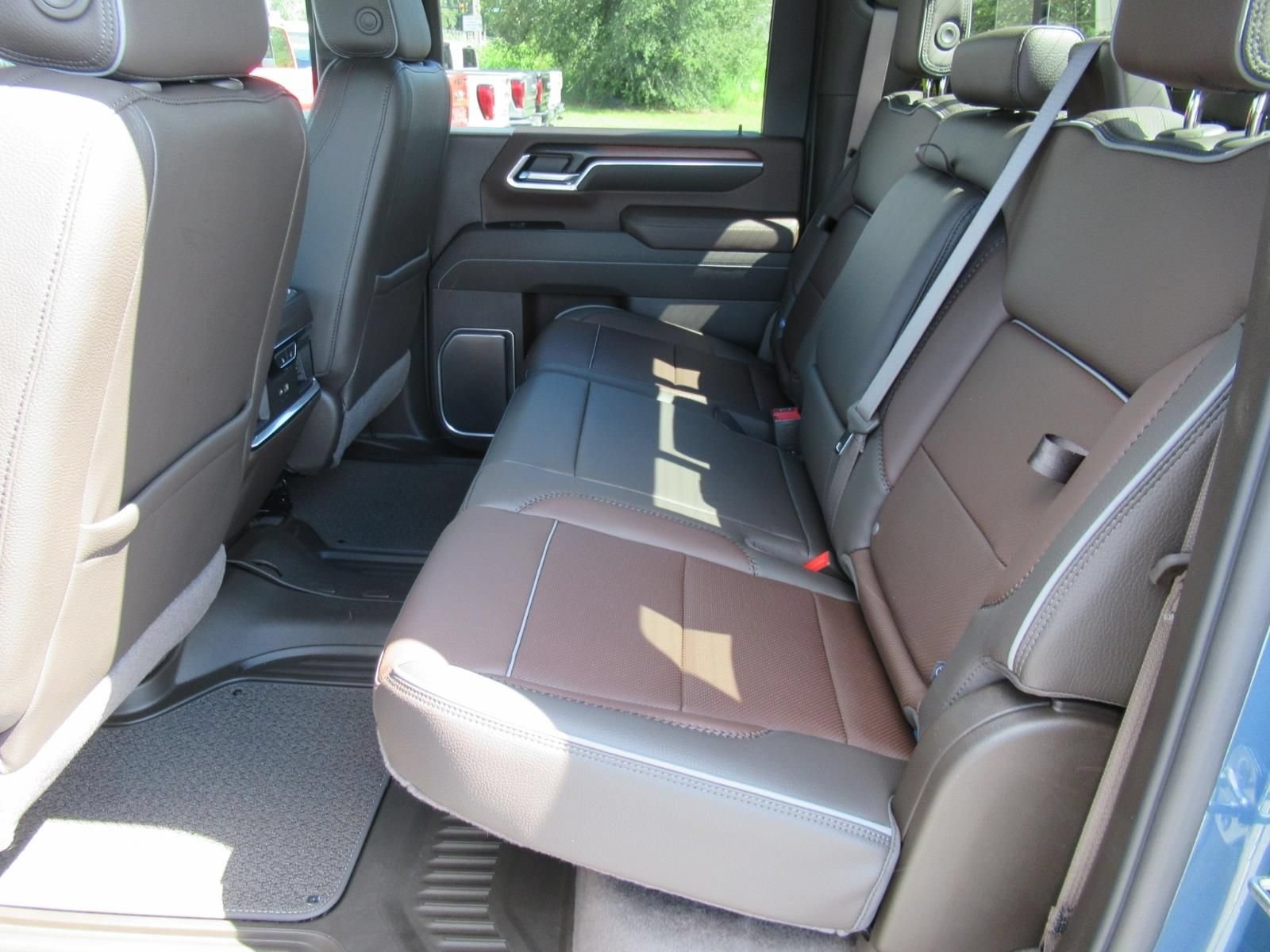 New 2026 GMC Sierra 2500 Denali w/ Denali Reserve Package AWD/4WD image 39