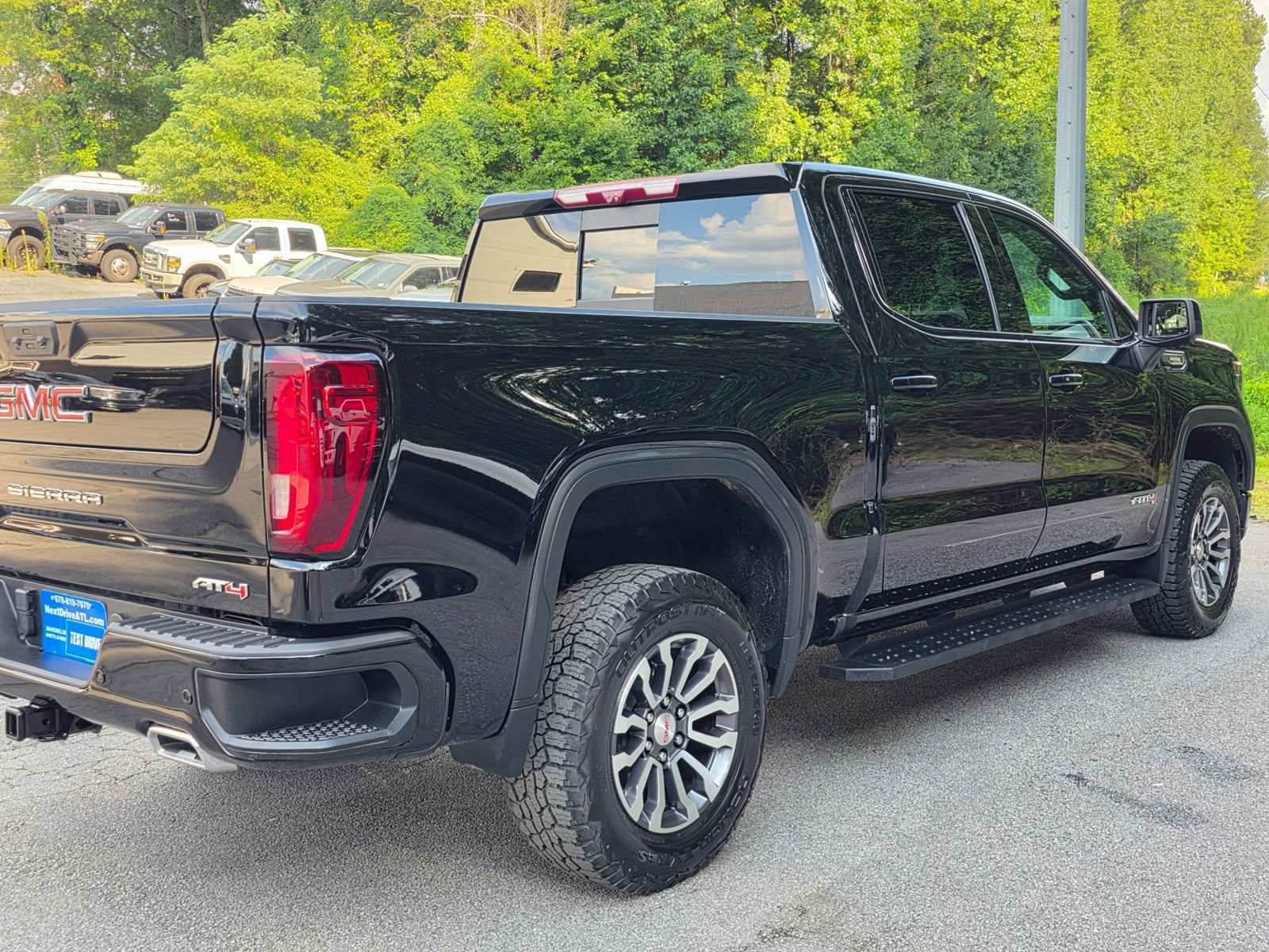 Used 2023 GMC Sierra 1500 AT4 w/ Technology Package AWD/4WD image 39